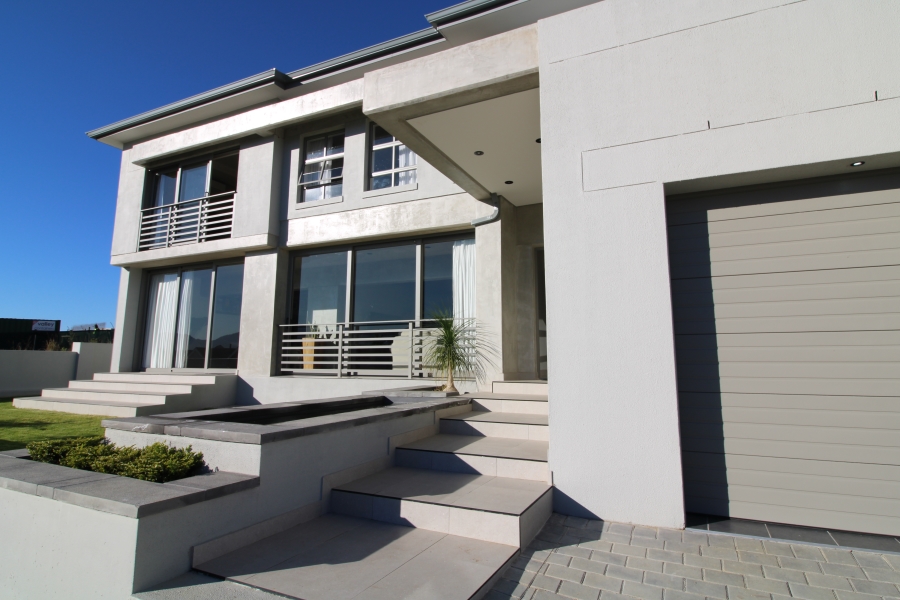 4 Bedroom Property for Sale in Kingswood Golf Estate Western Cape